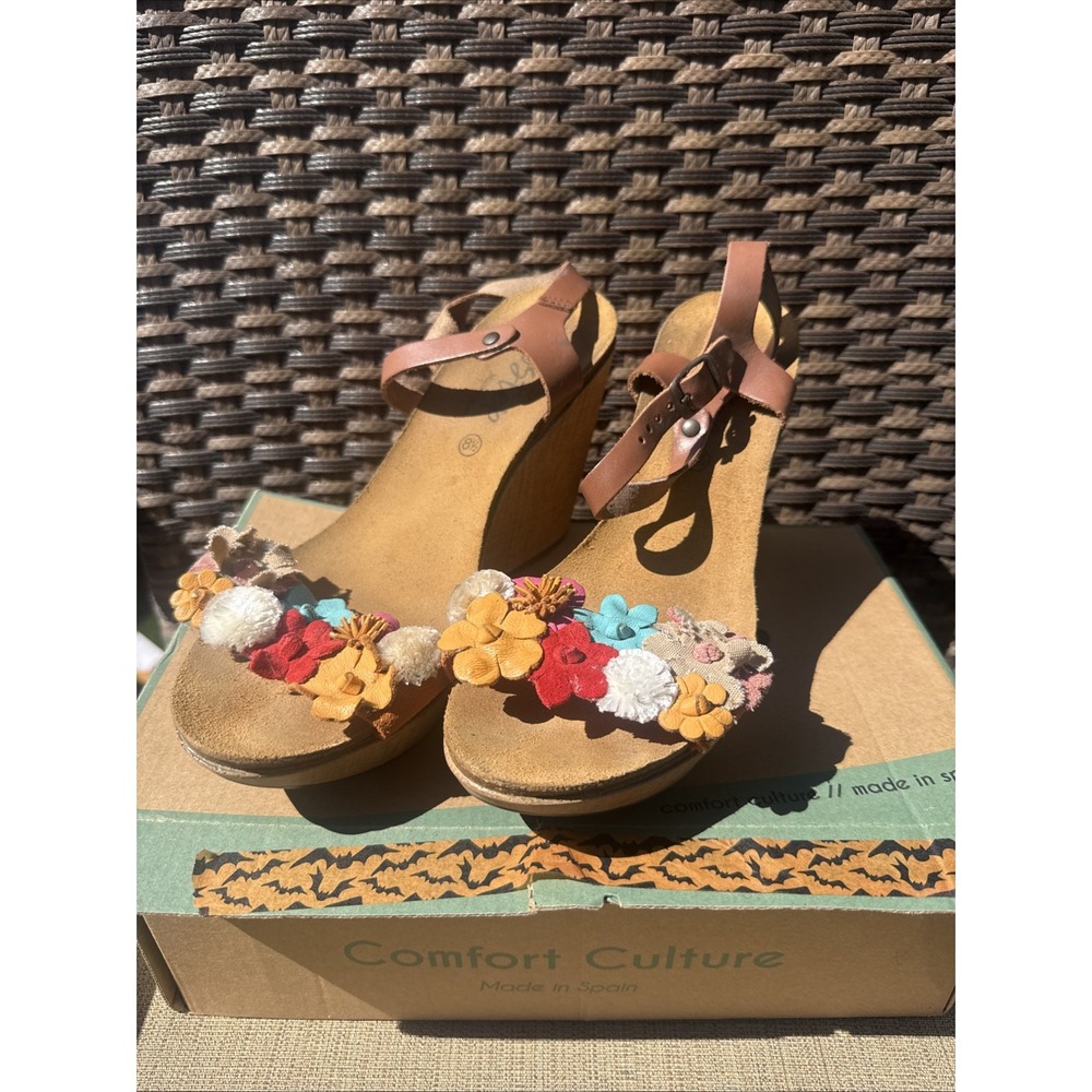 BioStep Women's Leather Floral Applique Wedge Sandals Made In Spain Size US 8.5